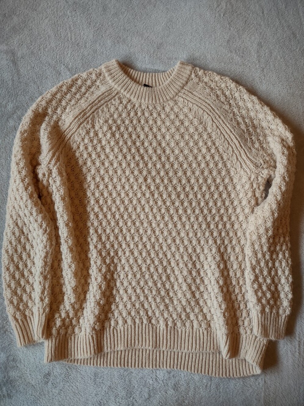 H&M Women’s Textured Knit Sweater Size S Cream Beige Chunky Cozy Pullover